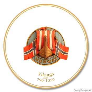 Woodstyle souvenir plate with Norwegian flag and vikingship