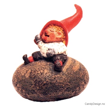 Julenisse figur på stein