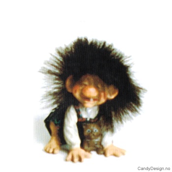 Bunadstroll  Trollpike med katt