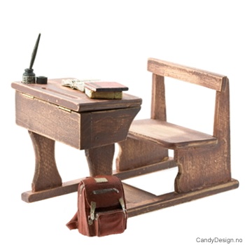 pencil rød pult med utstyr