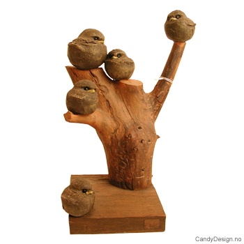 5 fugler på trestamme