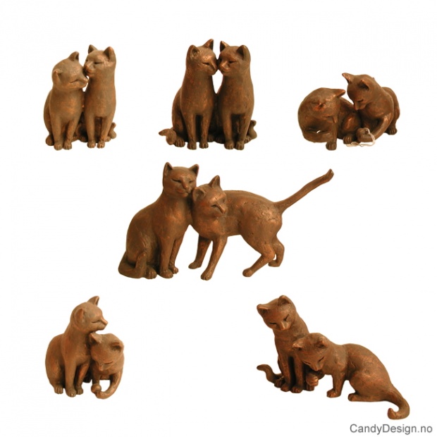 Cat sculptures with bronze finish