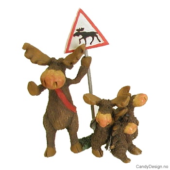 Elg krysser fotgjenger overgang