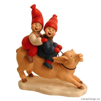 Gris på fire ben med barn på ryggen