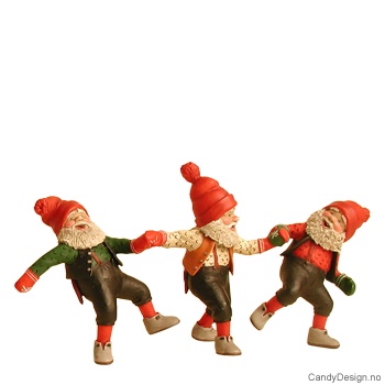 3 dansende nisser på rekke