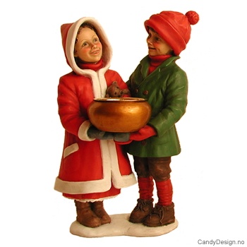 Gutt og pike med bamse og telys rød