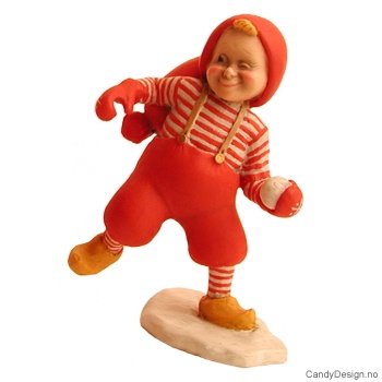 Danske nisser stående  Nissegutt med snøball i hånden