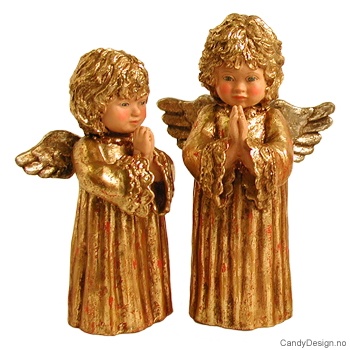 To engler i bønn med vinger