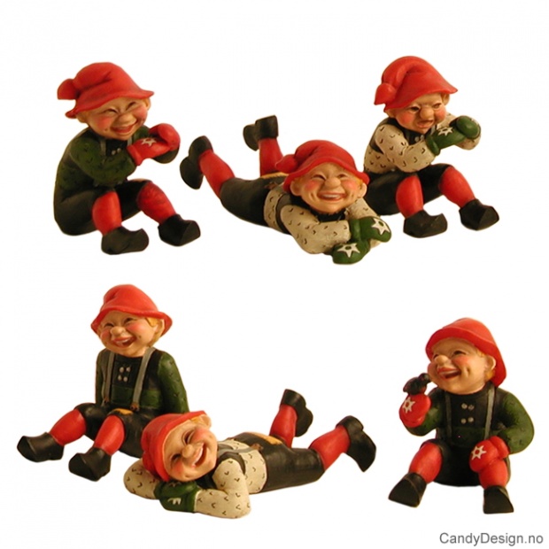 Sittende og liggende nisser assortert