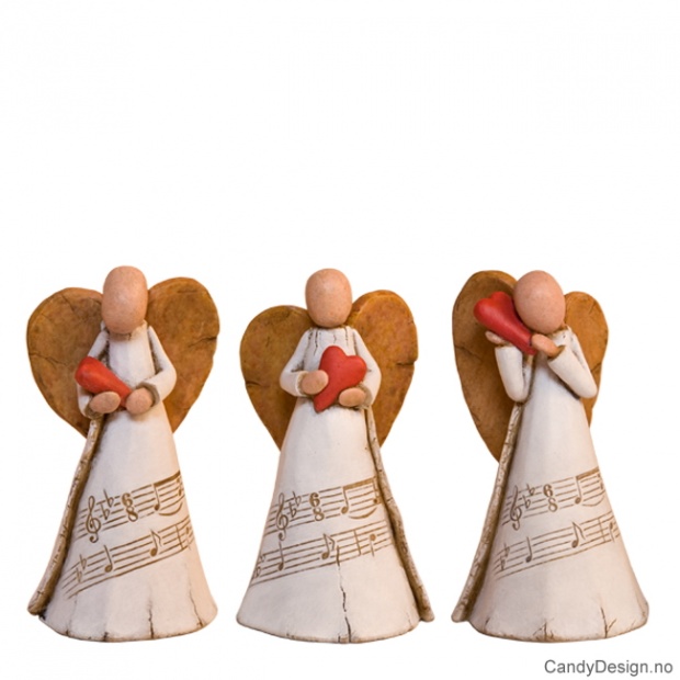 3 engler med hjerter