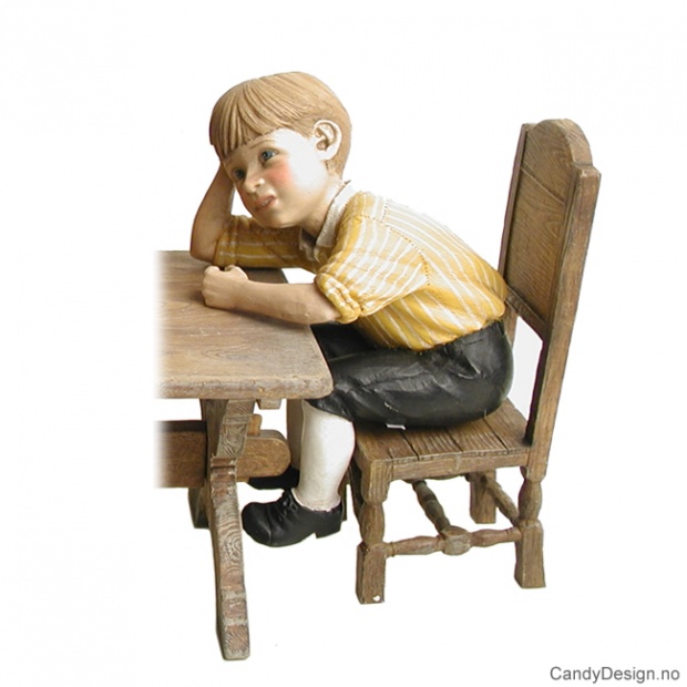 Gutt i gult og hvit stripet- kun figurer