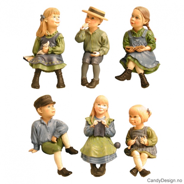 Sitting Carl Larsson children assorted