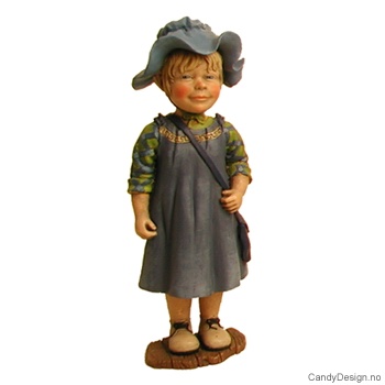 Carl Larsson figur  Pike med bølget hatt