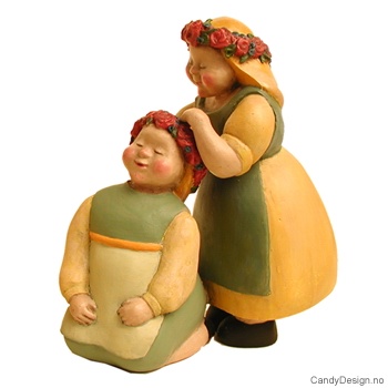 Mona Lærum par - Piker m/blomsterkrans