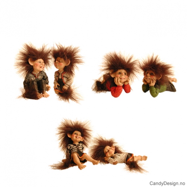 Mini troll liggende og sittende med genser assortert