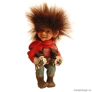 Kantsittende vintertroll - Trollgutt med skøyter