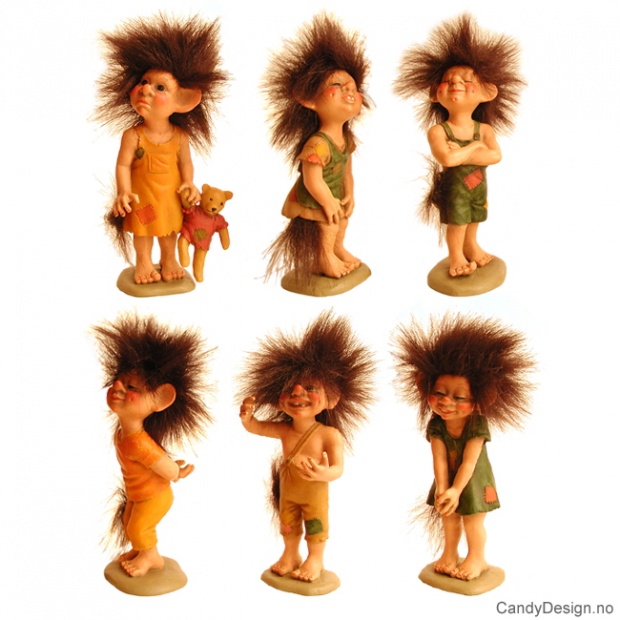 Standing medium trolls without sweater - Assorted