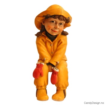 Sittende barn med regntøy - medium - Genert pike