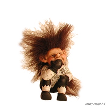 Troll i sorte og hvite klær - Med hendene mellom bena 