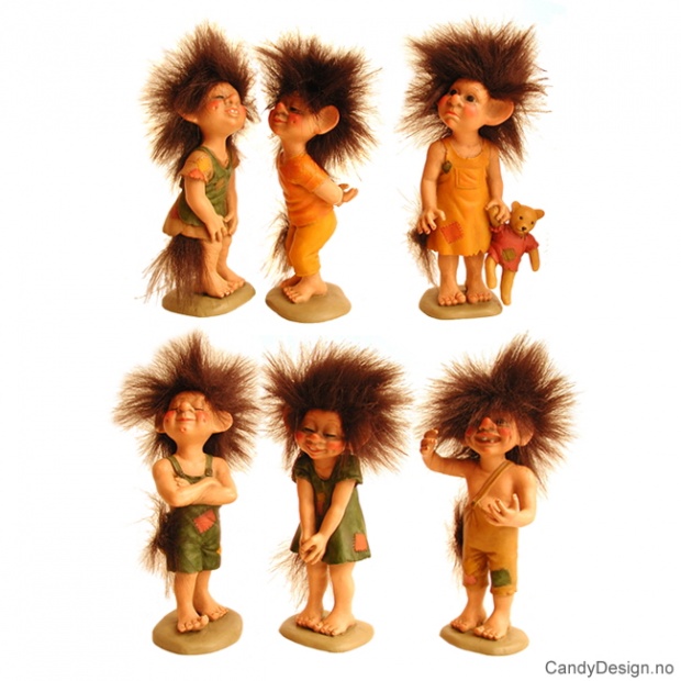 Lite stående troll uten genser