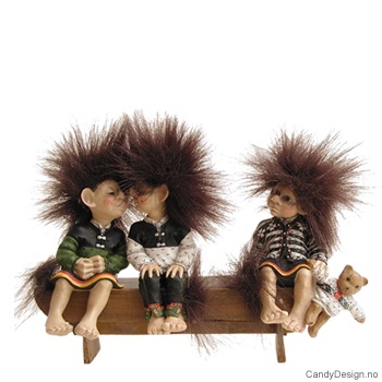 3 minitroll på langbenk