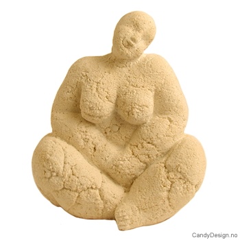 Sandstein kvinne i Lotusstilling skulptur uten base