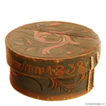 Antikk blå boks med lokk