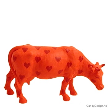 Ku -rød med hjerter