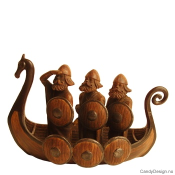 3 moderne vikinger i skip