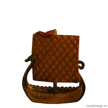 Small vikingship with sail