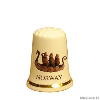 Fingerbøl med vikingskip med tre vikinger motiv